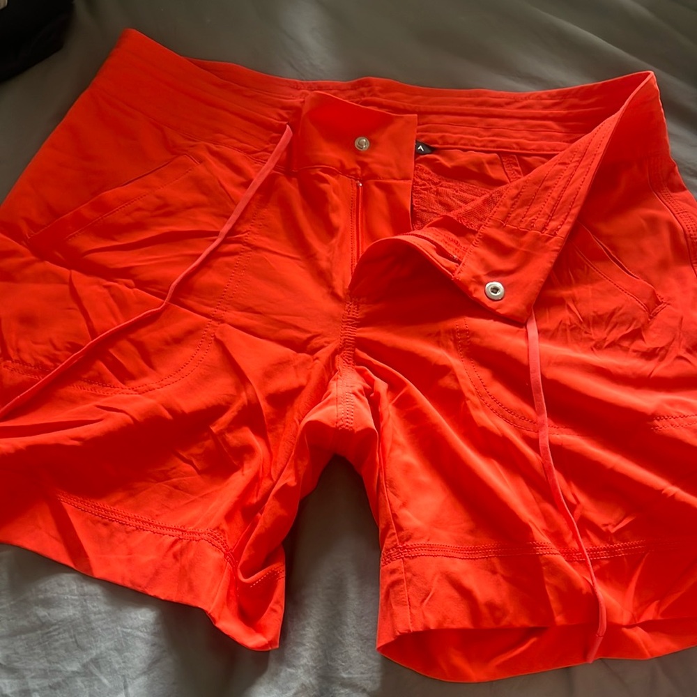 Cute orange summer shorts only worn a couple of times